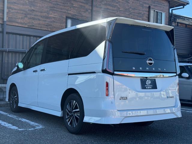 セレナ e-パワー ハイウェイスターV プロパイロット/12.3インチ日産コネクトディスプレイ/アラウンドビューモニター/ETC2.0/インテリジェントルームミラー/前後ドライブレコーダー/ワイヤレス充電器(10枚目)