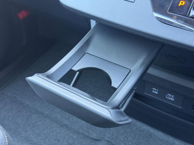 セレナ e-パワー ハイウェイスターV プロパイロット/12.3インチ日産コネクトディスプレイ/アラウンドビューモニター/ETC2.0/インテリジェントルームミラー/前後ドライブレコーダー/ワイヤレス充電器(65枚目)