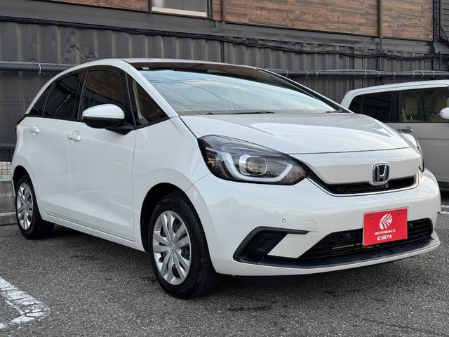 フィット ｅ：ＨＥＶホーム　ユーザー買取車／ホンダセンシング／ホンダ純正ナビ／ＥＴＣ／ＬＥＤヘッドライト／クルーズコントロール（3枚目）