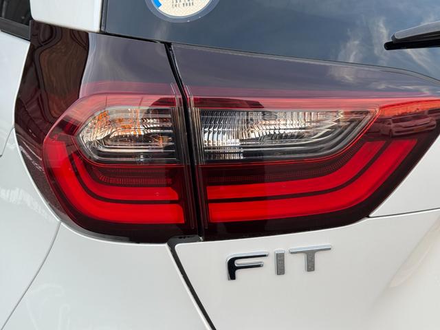 フィット ｅ：ＨＥＶホーム　ユーザー買取車／ホンダセンシング／ホンダ純正ナビ／ＥＴＣ／ＬＥＤヘッドライト／クルーズコントロール（12枚目）