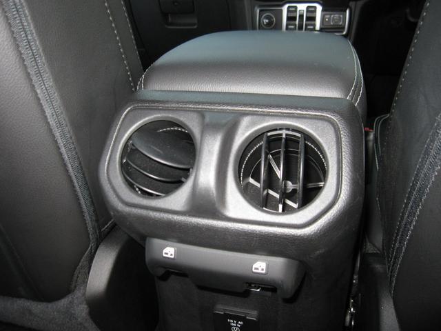 ジープ・ラングラーアンリミテッド サハラ　１オーナー　買取車　　ブラックレザーシート　シートヒーター　純正ナビ　フルセグＴＶ　サブウーファー　バックモニター　ＥＴＣ２．０　ＬＥＤライト　純正１８インチアルミ　ドライブレコーダー（14枚目）