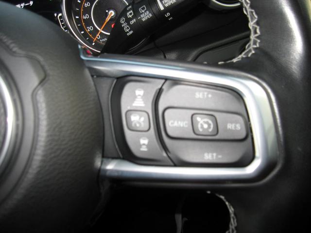 ジープ・ラングラーアンリミテッド サハラ　１オーナー　買取車　　ブラックレザーシート　シートヒーター　純正ナビ　フルセグＴＶ　サブウーファー　バックモニター　ＥＴＣ２．０　ＬＥＤライト　純正１８インチアルミ　ドライブレコーダー（17枚目）