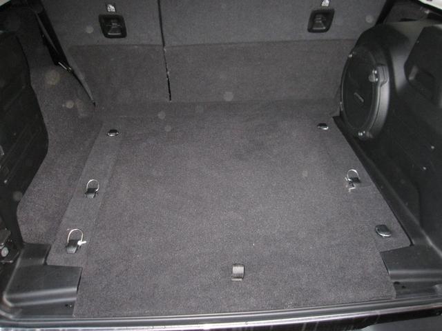 ジープ・ラングラーアンリミテッド サハラ　１オーナー　買取車　　ブラックレザーシート　シートヒーター　純正ナビ　フルセグＴＶ　サブウーファー　バックモニター　ＥＴＣ２．０　ＬＥＤライト　純正１８インチアルミ　ドライブレコーダー（21枚目）