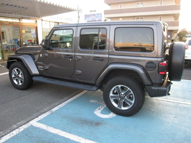 ジープ・ラングラーアンリミテッド サハラ　１オーナー　買取車　　ブラックレザーシート　シートヒーター　純正ナビ　フルセグＴＶ　サブウーファー　バックモニター　ＥＴＣ２．０　ＬＥＤライト　純正１８インチアルミ　ドライブレコーダー（29枚目）