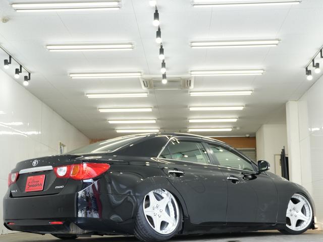 マークＸ ２５０Ｇ　リラックスセレクション・ブラックリミテッド　フロントモデリスタエアロ／車高調／ＴＥＩＮ　フルタップ式／レオンハルトオルデンＣＶ　１９インチＡＷ／社外アーム／キャンバー／ＥＴＣ／パワーシート／バックカメラ／ローダウン／黒内装／木目コンビハンドル（19枚目）