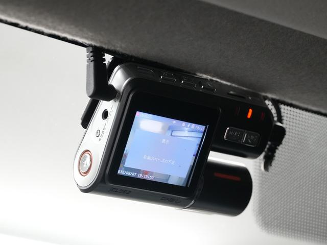 ハイエースバン スーパーＧＬ　ダークプライム　ローダウン／両側電動スライドドア／バッドフェイスボンネット／オーバーフェンダー／ＷＯＲＫ　ＸＴＲＡＰ　Ｍ１ＨＣ１８インチＡＷ／ベッドキット／ドライブレコーダー／ＥＴＣ／Ｂｌｕｅｔｏｏｔｈ／１００Ｖ電源（8枚目）