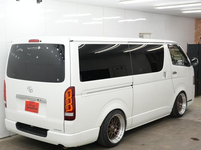 ハイエースバン スーパーＧＬ　ダークプライム　ローダウン／両側電動スライドドア／バッドフェイスボンネット／オーバーフェンダー／ＷＯＲＫ　ＸＴＲＡＰ　Ｍ１ＨＣ１８インチＡＷ／ベッドキット／ドライブレコーダー／ＥＴＣ／Ｂｌｕｅｔｏｏｔｈ／１００Ｖ電源（56枚目）