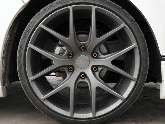 ハイエースバン スーパーGL ダークプライムII ESSEXエアロ/ローダウン/MTS エムテクノSSL6 20インチAW/バッドフェイスボンネット/ALPINE11インチフローティングナビ/ALPINEフリップダウンモニター/Bluetooth(6枚目)