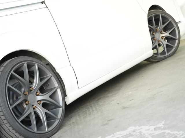 ハイエースバン スーパーGL ダークプライムII ESSEXエアロ/ローダウン/MTS エムテクノSSL6 20インチAW/バッドフェイスボンネット/ALPINE11インチフローティングナビ/ALPINEフリップダウンモニター/Bluetooth(18枚目)