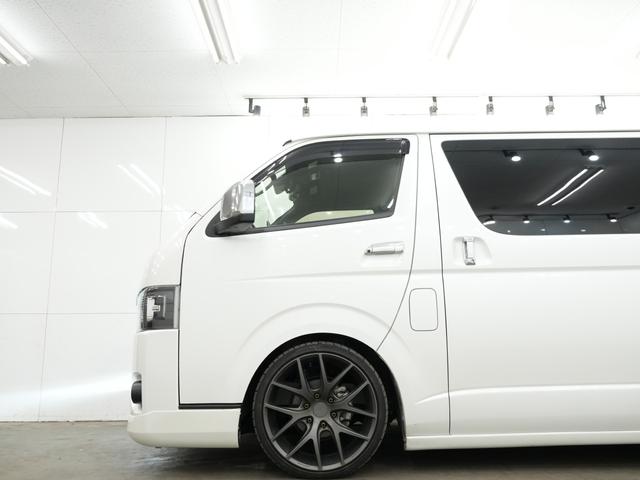 ハイエースバン スーパーGL ダークプライムII ESSEXエアロ/ローダウン/MTS エムテクノSSL6 20インチAW/バッドフェイスボンネット/ALPINE11インチフローティングナビ/ALPINEフリップダウンモニター/Bluetooth(19枚目)