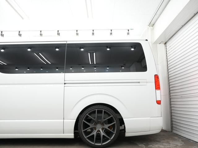 ハイエースバン スーパーGL ダークプライムII ESSEXエアロ/ローダウン/MTS エムテクノSSL6 20インチAW/バッドフェイスボンネット/ALPINE11インチフローティングナビ/ALPINEフリップダウンモニター/Bluetooth(20枚目)