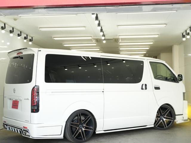 ハイエースバン スーパーGL ダークプライム GR8STYLEエアロ/ローダウン/RACINGTECHNOLOGY BONZO20インチAW/社外ヘッドライトライト/Bluetooth/バックカメラ/ETC/両側電動スライドドア/ベットキット(15枚目)