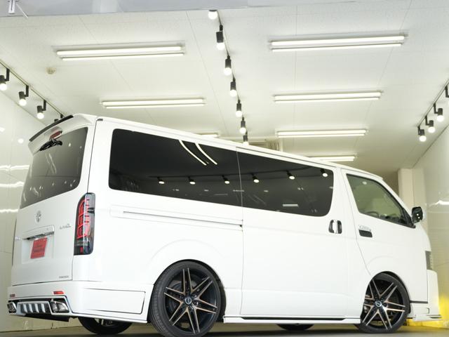 ハイエースバン スーパーGL ダークプライム GR8STYLEエアロ/ローダウン/RACINGTECHNOLOGY BONZO20インチAW/社外ヘッドライトライト/Bluetooth/バックカメラ/ETC/両側電動スライドドア/ベットキット(16枚目)