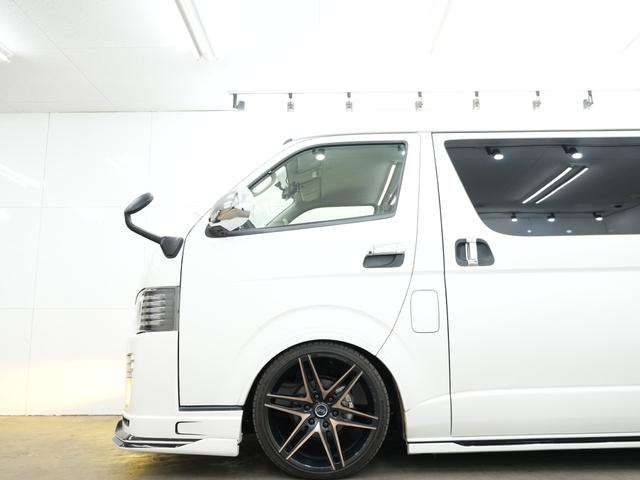 ハイエースバン スーパーGL ダークプライム GR8STYLEエアロ/ローダウン/RACINGTECHNOLOGY BONZO20インチAW/社外ヘッドライトライト/Bluetooth/バックカメラ/ETC/両側電動スライドドア/ベットキット(19枚目)