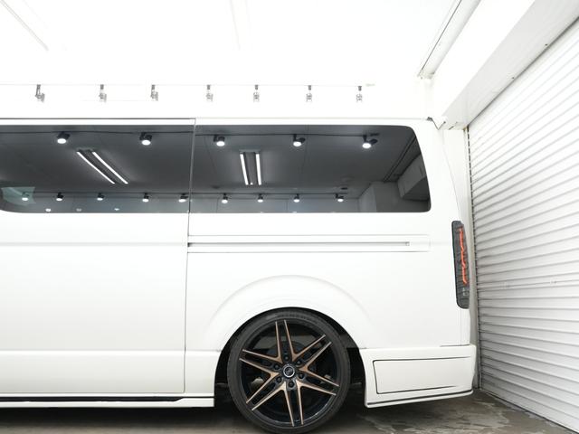 ハイエースバン スーパーGL ダークプライム GR8STYLEエアロ/ローダウン/RACINGTECHNOLOGY BONZO20インチAW/社外ヘッドライトライト/Bluetooth/バックカメラ/ETC/両側電動スライドドア/ベットキット(20枚目)
