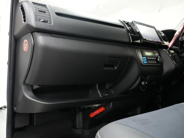 ハイエースバン スーパーGL ダークプライム GR8STYLEエアロ/ローダウン/RACINGTECHNOLOGY BONZO20インチAW/社外ヘッドライトライト/Bluetooth/バックカメラ/ETC/両側電動スライドドア/ベットキット(37枚目)
