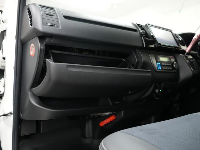 ハイエースバン スーパーGL ダークプライム GR8STYLEエアロ/ローダウン/RACINGTECHNOLOGY BONZO20インチAW/社外ヘッドライトライト/Bluetooth/バックカメラ/ETC/両側電動スライドドア/ベットキット(38枚目)