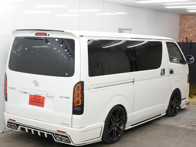 ハイエースバン スーパーGL ダークプライム GR8STYLEエアロ/ローダウン/RACINGTECHNOLOGY BONZO20インチAW/社外ヘッドライトライト/Bluetooth/バックカメラ/ETC/両側電動スライドドア/ベットキット(56枚目)