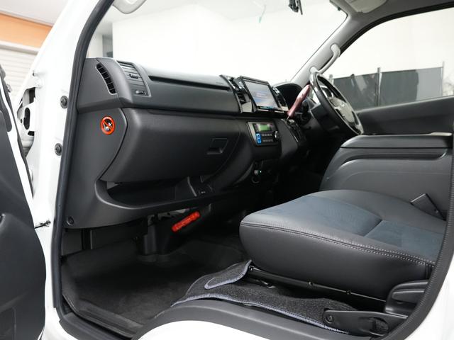 ハイエースバン スーパーGL ダークプライム GR8STYLEエアロ/ローダウン/RACINGTECHNOLOGY BONZO20インチAW/社外ヘッドライトライト/Bluetooth/バックカメラ/ETC/両側電動スライドドア/ベットキット(69枚目)