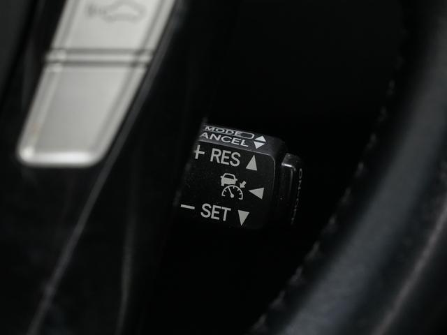 プリウス Gツーリングセレクションレザーパッケージ ツーリングホイール17インチ/Bluetoothオーディオ/ブルーフォグランプ/プッシュスタート/パワーシート/レザーシート/ETC/Bluetooth/バックカメラ/ダウンサス/モデリスタドアメッキ(9枚目)