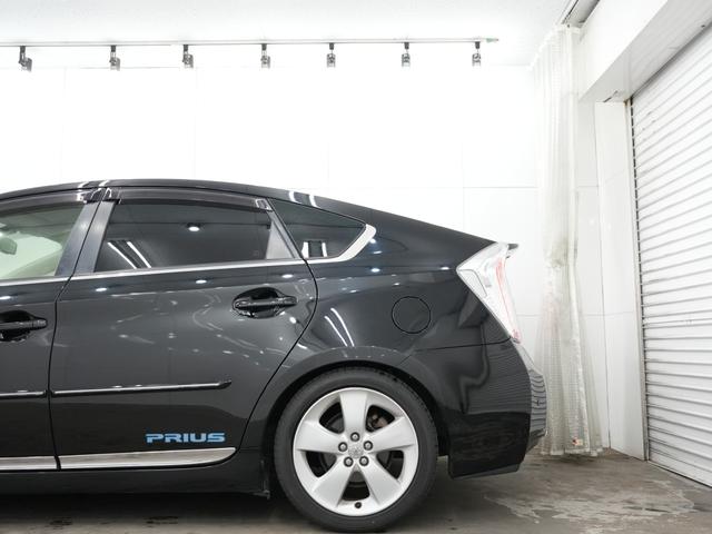 プリウス Gツーリングセレクションレザーパッケージ ツーリングホイール17インチ/Bluetoothオーディオ/ブルーフォグランプ/プッシュスタート/パワーシート/レザーシート/ETC/Bluetooth/バックカメラ/ダウンサス/モデリスタドアメッキ(23枚目)