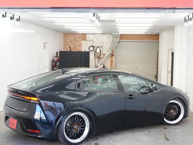 プリウス Z ワンオーナー/AME シュタイナーFTX20インチAW/フルタップ車高調/ローダウン//ETC2.0/AC100V/パワーバックドア/パノラミックビューモニター/Bluetooth/ローダウン(18枚目)