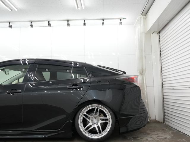 プリウス Ｓツーリングセレクション　社外エアロ／車高調／ローダウン／ＢＲＡＳＨ１９ＡＷ／ＥＣＬＩＰＳＥ７インチナビ／黒合皮シート／バックカメラ／シートヒーター／ＥＴＣ／バックカメラ／Ｂｌｕｅｔｏｏｔｈ／ＡＣ１００Ｖ／社外アーム（22枚目）