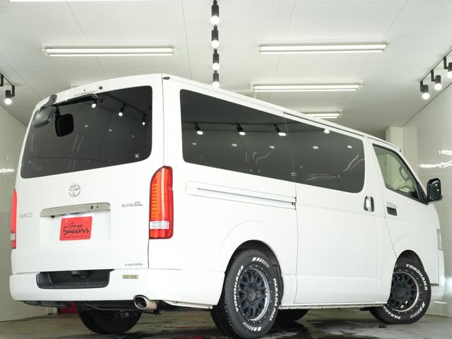 ハイエースバン スーパーGL ダークプライムII ローダウン/バッドフェイスボンネット/シートカバー/ 16インチAW/LEDテールレンズ/ベッドキット/フリップダウンモニター/Bluetooth/バックカメラ(20枚目)