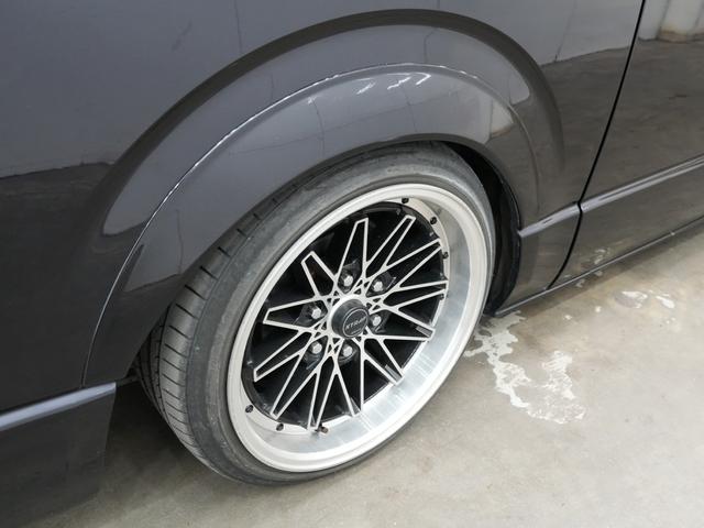 ハイエースバン バッドフェイスボンネット/WORK XTRAP 18インチAW/ローダウン/バックカメラ/100V電源/両側電動スライドドア/ETC/Bluetooth/シートカバー/オーバーフェンダー/ベッドキット(13枚目)