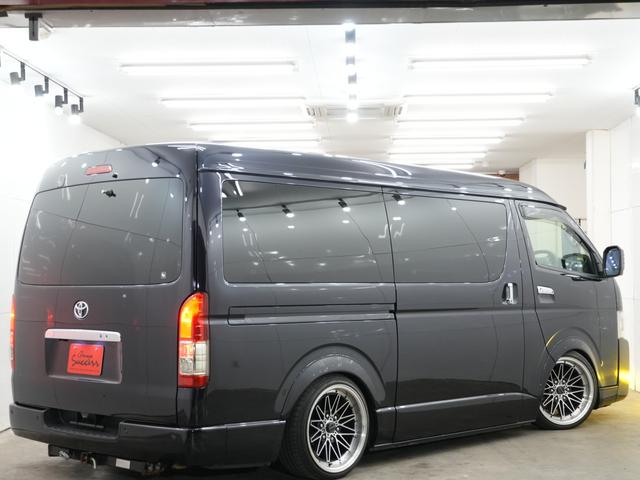 ハイエースバン バッドフェイスボンネット/WORK XTRAP 18インチAW/ローダウン/バックカメラ/100V電源/両側電動スライドドア/ETC/Bluetooth/シートカバー/オーバーフェンダー/ベッドキット(17枚目)