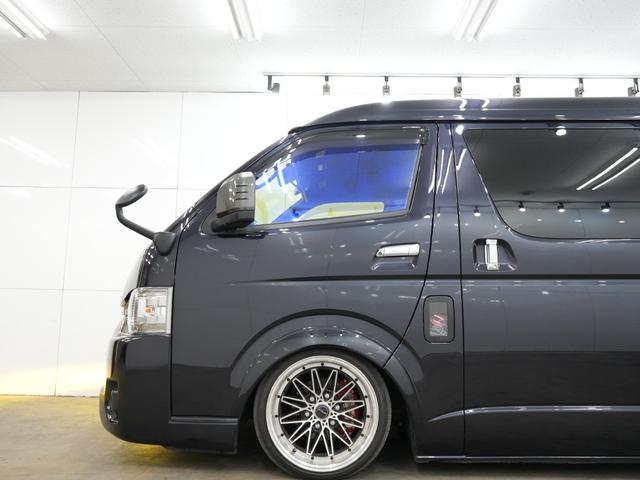 ハイエースバン バッドフェイスボンネット/WORK XTRAP 18インチAW/ローダウン/バックカメラ/100V電源/両側電動スライドドア/ETC/Bluetooth/シートカバー/オーバーフェンダー/ベッドキット(21枚目)