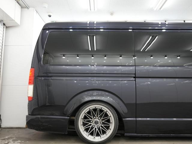 ハイエースバン バッドフェイスボンネット/WORK XTRAP 18インチAW/ローダウン/バックカメラ/100V電源/両側電動スライドドア/ETC/Bluetooth/シートカバー/オーバーフェンダー/ベッドキット(48枚目)
