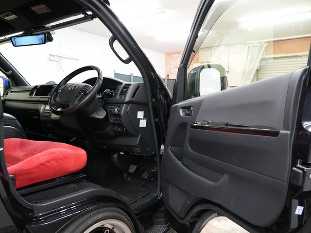 ハイエースバン バッドフェイスボンネット/WORK XTRAP 18インチAW/ローダウン/バックカメラ/100V電源/両側電動スライドドア/ETC/Bluetooth/シートカバー/オーバーフェンダー/ベッドキット(60枚目)