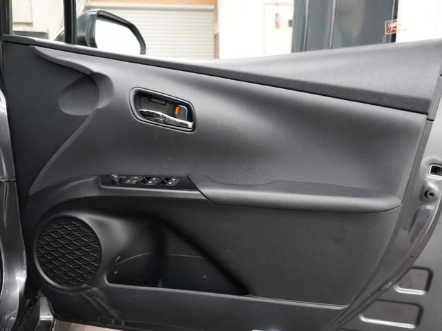 ���h�A�T�C�h�Ƀy�b�g�{�g���z���_�[�Ǝ��[�X�y�[�X������܂��B