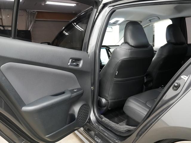 ���h�A�T�C�h�Ƀy�b�g�{�g���z���_�[�Ǝ��[�X�y�[�X������܂��B