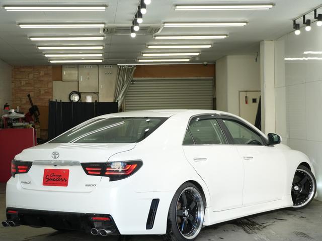 ���X�݌Ɏԗ����x�[�X�ɒǉ��̃J�X�^����J�X�^���p�[�c�̕ύX���\�ł��B����]�̎d�l�̃C���[�W������Ή��ł������k���������B�L�x�Ȓm���ƌo���Ɋ�Â����q�l�ɍœK�Ȓ�Ă������Ē����܂��B