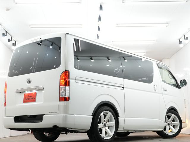 ハイエースバン スーパーＧＬ　ダークプライムＩＩ　ＥＳＳＥＸフロントグリル／ＥＳＳＥＸＴｙｐｅＥＣ１８インチＡＷ／ＡＬＰＩＮＥフローティングナビ１１インチナビ／ＥＴＣ／Ｂｌｕｅｔｏｏｔｈ／フルセグ／バックカメラ／シートカバー／両側電動スライドドア／（17枚目）