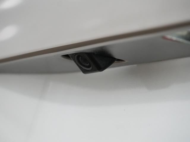 ハイエースバン スーパーＧＬ　ダークプライムＩＩ　ＥＳＳＥＸフロントグリル／ＥＳＳＥＸＴｙｐｅＥＣ１８インチＡＷ／ＡＬＰＩＮＥフローティングナビ１１インチナビ／ＥＴＣ／Ｂｌｕｅｔｏｏｔｈ／フルセグ／バックカメラ／シートカバー／両側電動スライドドア／（32枚目）