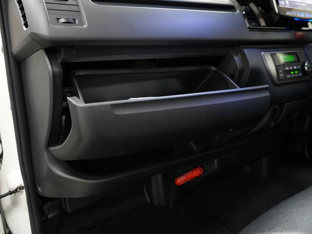 ハイエースバン スーパーＧＬ　ダークプライムＩＩ　ＥＳＳＥＸフロントグリル／ＥＳＳＥＸＴｙｐｅＥＣ１８インチＡＷ／ＡＬＰＩＮＥフローティングナビ１１インチナビ／ＥＴＣ／Ｂｌｕｅｔｏｏｔｈ／フルセグ／バックカメラ／シートカバー／両側電動スライドドア／（38枚目）