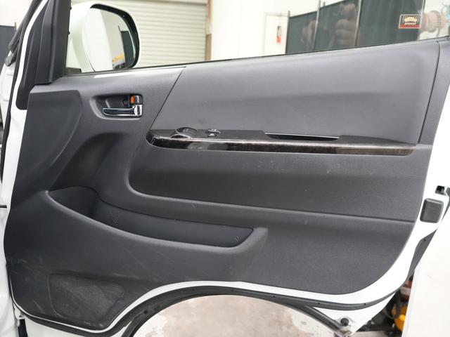 ハイエースバン スーパーＧＬ　ダークプライムＩＩ　ＥＳＳＥＸフロントグリル／ＥＳＳＥＸＴｙｐｅＥＣ１８インチＡＷ／ＡＬＰＩＮＥフローティングナビ１１インチナビ／ＥＴＣ／Ｂｌｕｅｔｏｏｔｈ／フルセグ／バックカメラ／シートカバー／両側電動スライドドア／（60枚目）