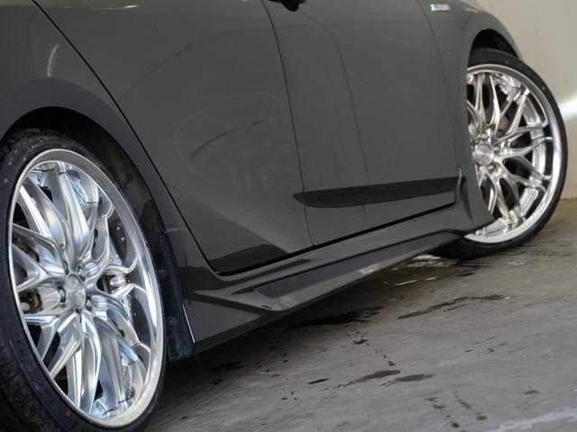 プリウス Ｓ　フロントモデリスタエアロ／サイドモデリスタ／車高調／ローダウン／ＷＯＲＫ　ＳＣＨＷＥＲＴＱＵＥＬＬ　１９ＡＷ／トヨタ純正９インチナビ／バックカメラ／Ｂｌｕｅｔｏｏｔｈ／ＥＴＣ／サンルーフ／（19枚目）