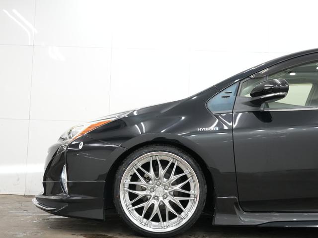 プリウス Ｓ　フロントモデリスタエアロ／サイドモデリスタ／車高調／ローダウン／ＷＯＲＫ　ＳＣＨＷＥＲＴＱＵＥＬＬ　１９ＡＷ／トヨタ純正９インチナビ／バックカメラ／Ｂｌｕｅｔｏｏｔｈ／ＥＴＣ／サンルーフ／（20枚目）