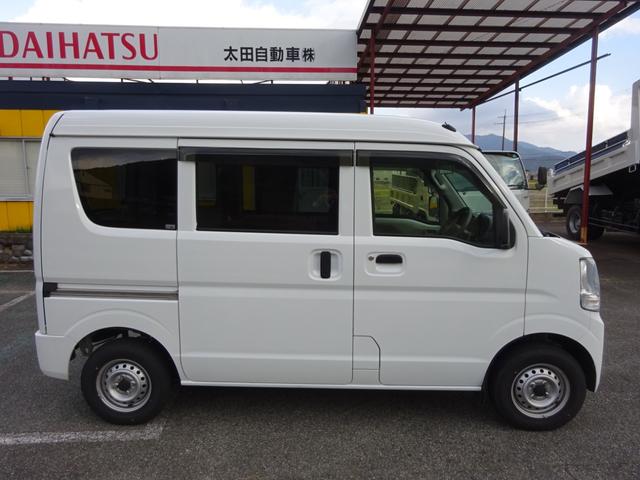 エブリイ ＰＡリミテッド　盗難防止　キーレスキー　助手席エアバック　パワステ　ＡＣ　横滑り防止　ＡＢＳ　レーダーブレーキ装着車（5枚目）