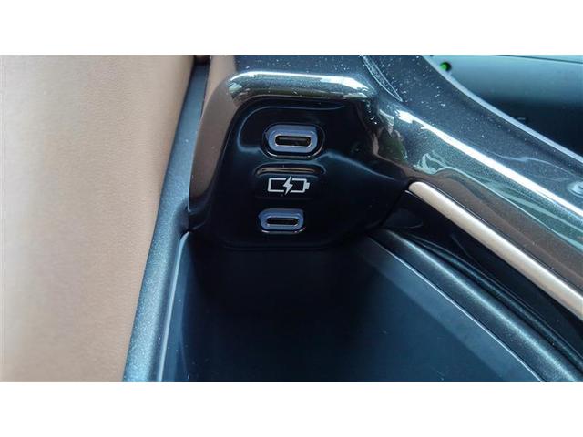 クラウンスポーツ Ｚ　ＡＷＤ　フルセグテレビ　１オーナー　ＥＴＣ車載器　ＴＶナビ　クルコン　横滑り防止装置　エアバッグ　本革　ＡＣ１００Ｖ　ミュージックプレイヤー接続可　メモリナビ　ドラレコ　キーレス　盗難防止装置　ＡＢＳ（9枚目）