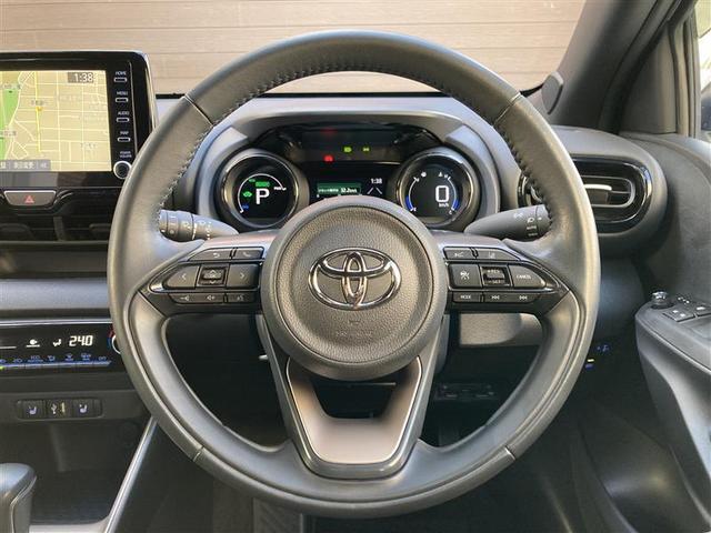 ヤリス ハイブリッドZ PCS Bカメラ ドラレコ付 ナビ付 LEDランプ スマキー ETC付き メディアプレイヤー接続 VSC パワステ 1オナ車 クルコン カーテンエアバック キーフリー ABS イモビ エアコン(12枚目)