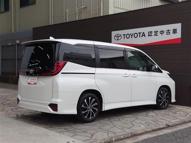 ノア Ｓ－Ｚ　アルミホイール　デュアルエアコン　クルーズコントロール　盗難防止装置　ＬＥＤライト　両側自動ドア　メモリーナビ　キーレス　横滑り防止　ナビＴＶ　ワンオーナー　三列シート　ＤＶＤ再生　スマートキー（7枚目）