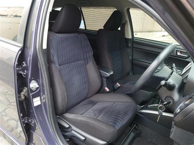 大柄な方にも対応した座り心地のいいシ－トと広い室内で快適なドライブをお楽しみいただけます。