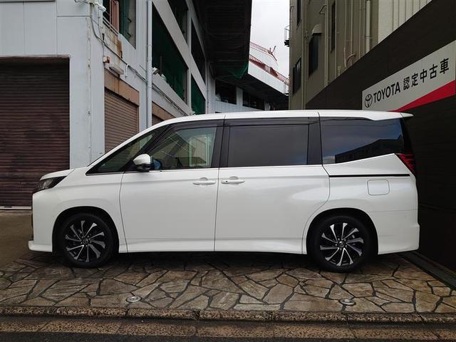 ノア ハイブリッドＳ－Ｚ　横滑り防止機能　エアバッグ　アイドリングストップ　オートクルーズコントロール　地デジ　両側自動ドア　ダブルエアコン　スマートエントリー　ＬＥＤランプ　バックモニター　メモリナビ　３列シート　ＥＴＣ付き（7枚目）