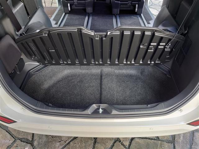 ノア ハイブリッドＳ－Ｚ　横滑り防止機能　エアバッグ　アイドリングストップ　オートクルーズコントロール　地デジ　両側自動ドア　ダブルエアコン　スマートエントリー　ＬＥＤランプ　バックモニター　メモリナビ　３列シート　ＥＴＣ付き（21枚目）