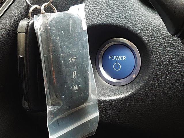 カローラクロス ハイブリッド　Ｚ　Ａクルコン　ＰＣＳ　ＡＣ１００　Ｐシート　４ＷＤ車　横滑り防止装置　キーフリー　ＡＢＳ　ＬＥＤライト　ＥＴＣ車載器　地デジＴＶ　ナビ＆ＴＶ　半革シート　盗難防止装置　アルミホイール　スマートキー（11枚目）